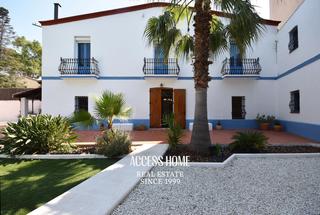 Casa a Montgat. Casa de estilo mediterráneo con mucho encanto en montgat