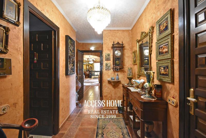 Foto 07f2b3b5-6b38-4e28-bf23-bdb5bf045565. Chalet casa con amplia parcela en Alella