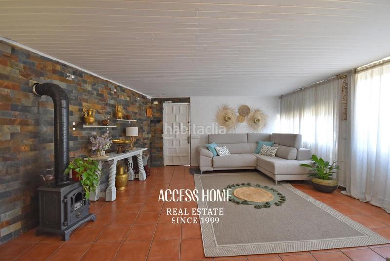 Foto 0bbbbd4c-113d-405b-896a-258441995e1b. Chalet casa con amplia parcela en Alella