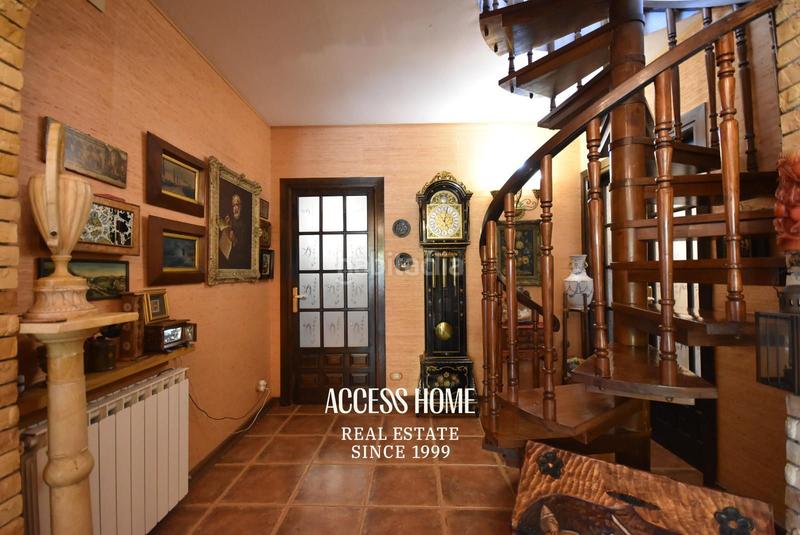 Foto 19fbb148-2bb3-46f3-a0dd-182bb3e78ed0. Chalet casa con amplia parcela en Alella