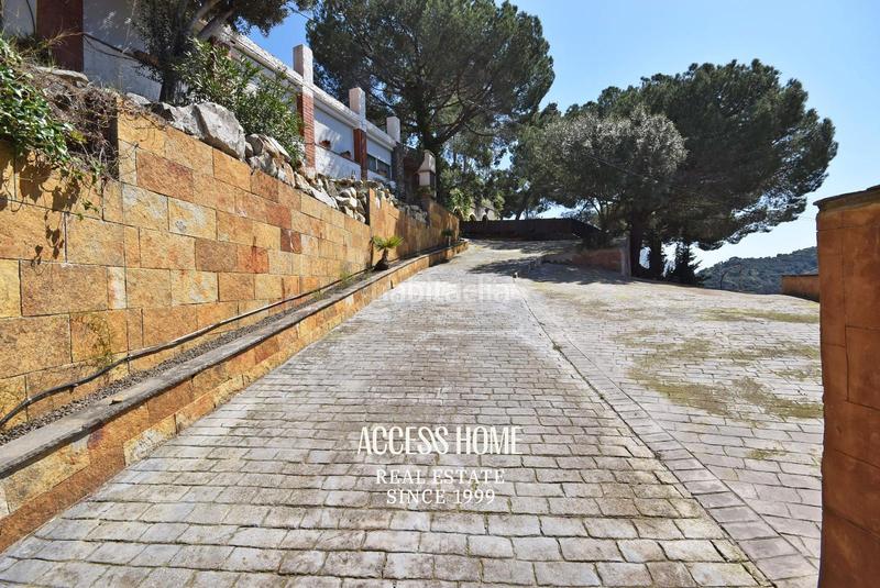 Foto 1c3c1bd2-f148-4620-88d3-76d1b2113b60. Chalet casa con amplia parcela en Alella