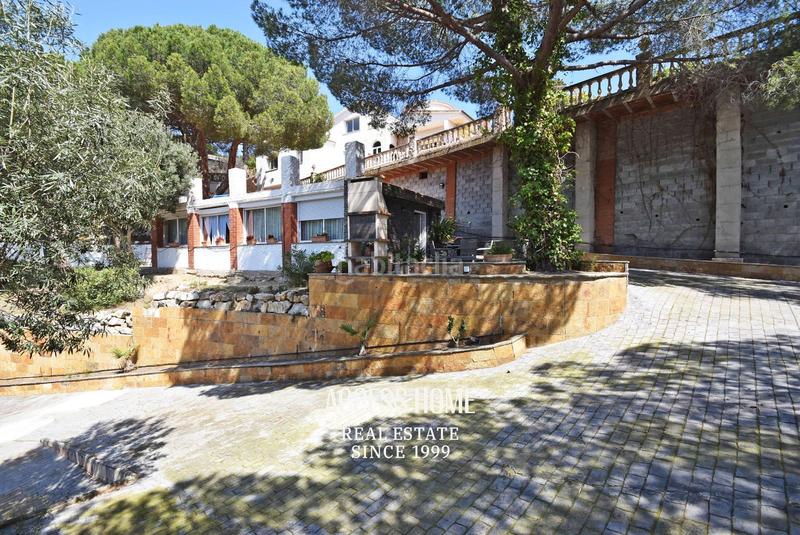 Foto 382fb391-a7e0-4922-aeb6-a2d22c5f6c4d. Chalet casa con amplia parcela en Alella