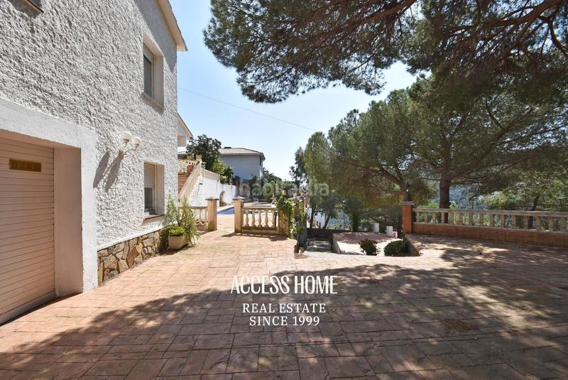 Foto 4f4678de-798f-4907-b2e0-4a8e0f142a89. Chalet casa con amplia parcela en Alella