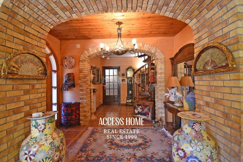 Foto 805c9363-8915-4649-b24c-44eb2a287b4d. Chalet casa con amplia parcela en Alella