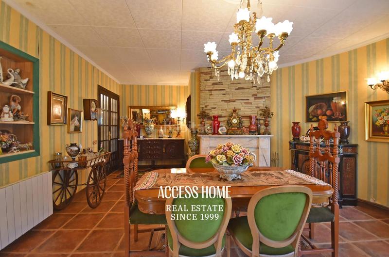 Foto 8cf7f538-2378-4017-9c0b-f857b3d388ba. Chalet casa con amplia parcela en Alella