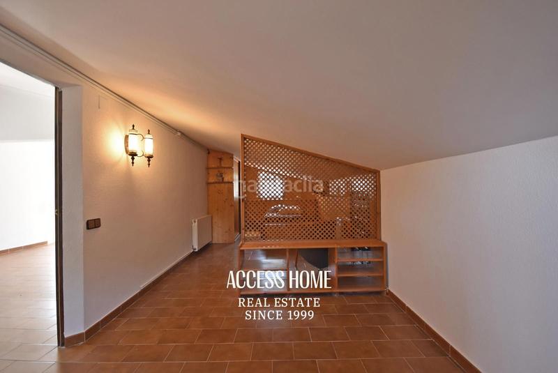 Foto a709d47f-c0c5-4370-aa4a-e8b867197c32. Chalet casa con amplia parcela en Alella