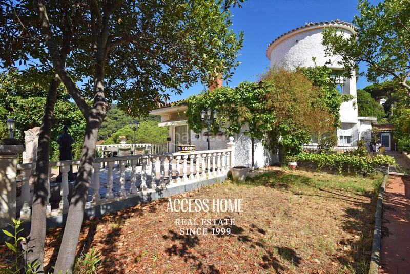 Foto a9c3355c-5d46-4810-b4b2-7b946682af6e. Chalet casa con amplia parcela en Alella