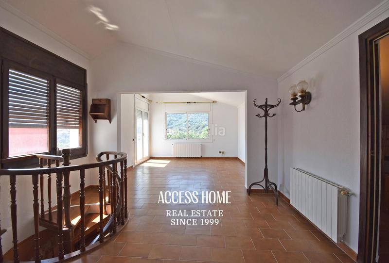 Foto c9bc4585-3497-4856-bf07-d07c5fd01f05. Chalet casa con amplia parcela en Alella