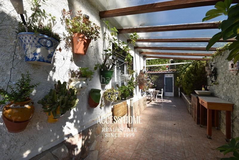 Foto d8f53e56-df1f-4574-9d8a-97920f6d08d0. Chalet casa con amplia parcela en Alella