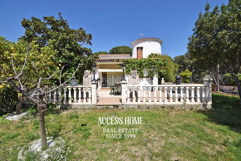 Foto ded4cc49-daaf-475f-80d1-3a2973f7df8a. Chalet casa con amplia parcela en Alella