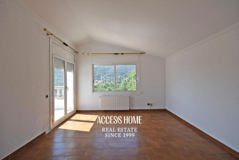 Foto ea807042-424a-4a1d-8258-2cb3b3dd5093. Chalet casa con amplia parcela en Alella