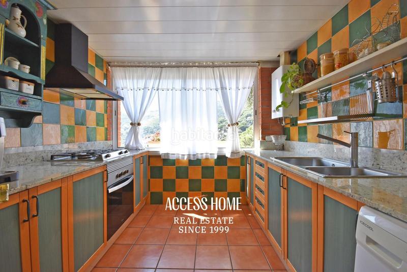 Foto ef22dca0-6691-4520-838b-4ff6c22b7e8c. Chalet casa con amplia parcela en Alella