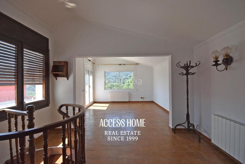 Foto f603d51b-3754-40f7-8766-d116ffd4659a. Chalet casa con amplia parcela en Alella