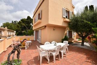 Maison à Tiana. Casa a tres vientos con piscina comunitaria en tiana