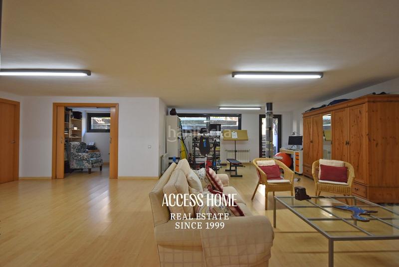 Foto f9831ecc-cd2f-4844-b028-3deea72d39bf. Casa con riscaldamento parcheggio piscina in Alella