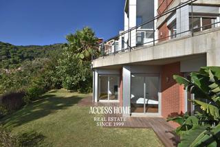 Chalet à Alella. Casa con vistas panorámicas y piscina en mas coll, alella