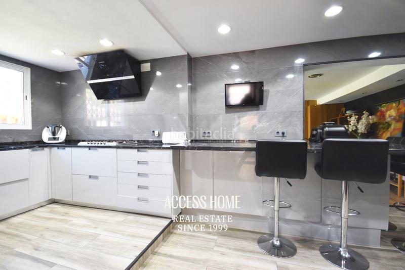 Foto be7139aa-8876-4254-a902-1c9a483abd4b. Xalet amb calefacció aparcament piscina a Alella