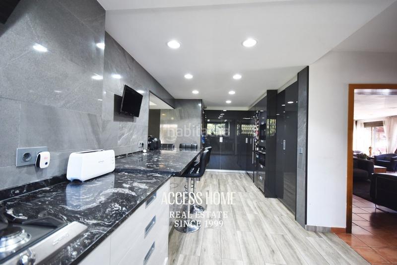 Foto e0e33703-6450-4e80-97b8-84df6b22b9cd. Xalet amb calefacció aparcament piscina a Alella