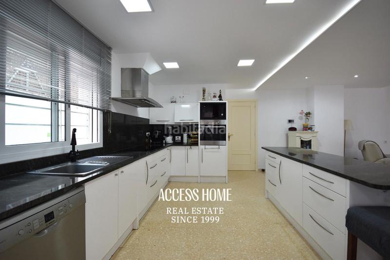 Foto a181a856-1844-46b2-a54f-253569cca223. Chalet con parcheggio piscina in Alella