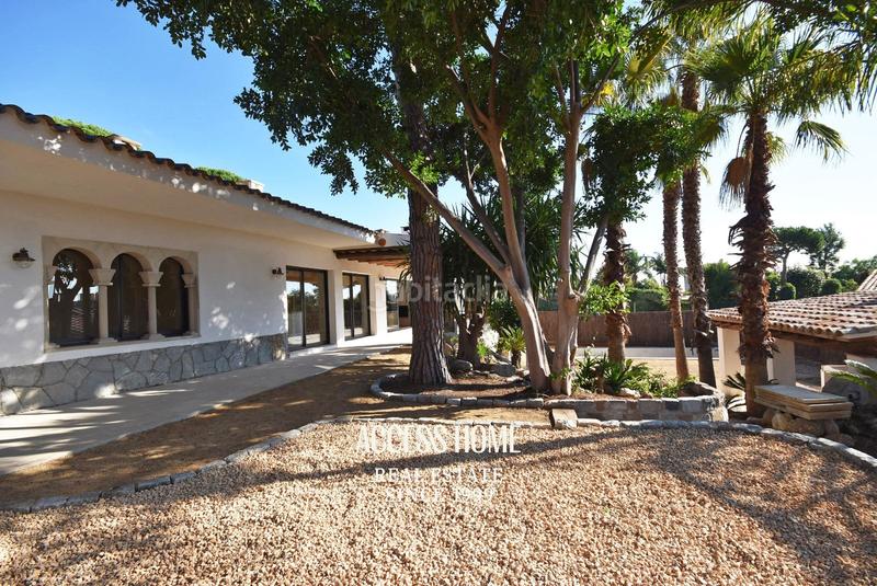 Foto c1800d23-f094-49f6-977f-24c26e943adb. Chalet con riscaldamento parcheggio piscina in Vilassar de Dalt