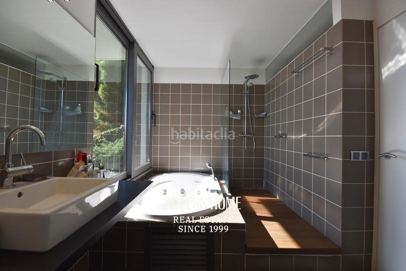 Foto 7a1a45d1-649c-4299-b51a-d5e56f3bf223. Chalet con riscaldamento parcheggio piscina in Teià