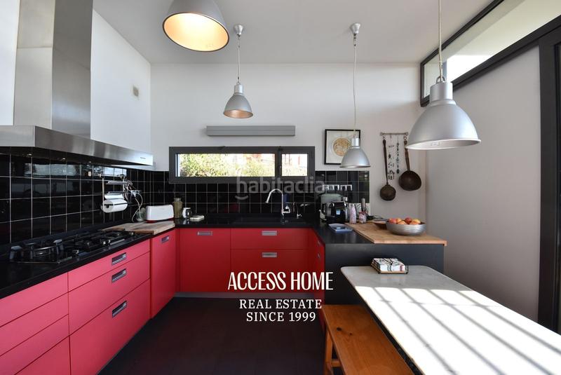 Foto ad78bdd1-3813-4837-a245-fe9881a33390. Chalet con riscaldamento parcheggio piscina in Teià