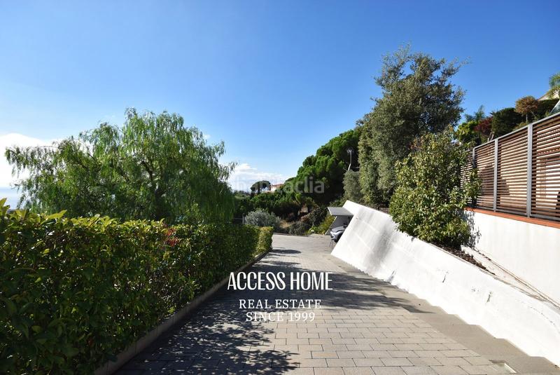 Foto b52baf65-cafe-4dd9-8a97-550f5b4c9efc. Chalet con riscaldamento parcheggio piscina in Teià