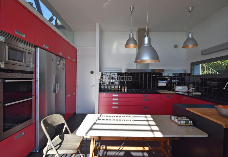 Foto b8161bb3-f03c-4421-9f55-4a59b54e3605. Chalet con riscaldamento parcheggio piscina in Teià