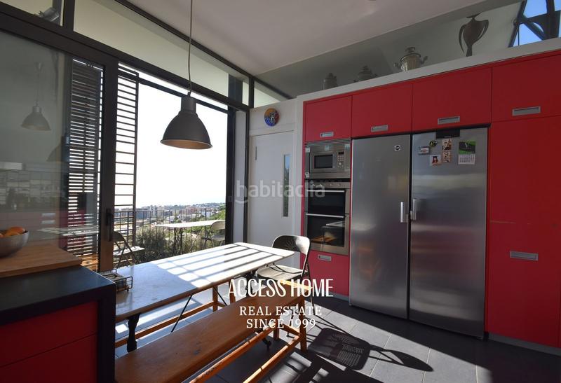 Foto d763188d-5091-4f0f-b256-d7fbd19875b9. Chalet con riscaldamento parcheggio piscina in Teià