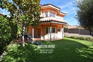 Chalet dans Masnou Alt. Casa unifamiliar en venta en el centro de el masnou