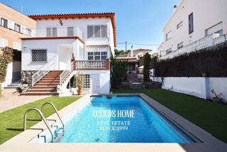 Affitto Chalet in Centre. En alella casa con amplios espacios y piscina cerca de la playa