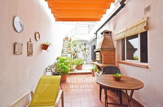 Casa a Centre-Nucli Antic. Casa de pueblo en el centro de premi� de mar