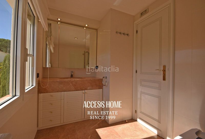 Foto 9a7ba024-2768-43f0-87fe-3065b41b8977. Chalet exclusiva villa , costa del maresme en venta en Premià de Dalt