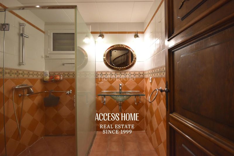 Foto 8b744b87-9c8e-442f-adfe-8503b4d77c1c. Xalet amb calefacció aparcament piscina a Cabrera de Mar