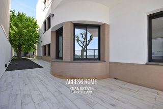 D�plex a Caldes d�Estrac. Exclusiva vivienda duplex en primera l�nea de mar en caldes dest