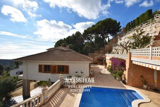 Chalet in Arenys de Munt. Casa con piscina y vistas a mar en arenys de munt