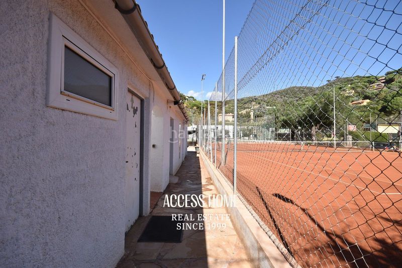 Foto f1baf066-2531-428c-944e-0d5fee976c24. Masia amb piscina a Cabrils