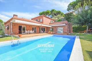 Xalet a Caldes d´Estrac. Casa con piscina privada en caldes destrac