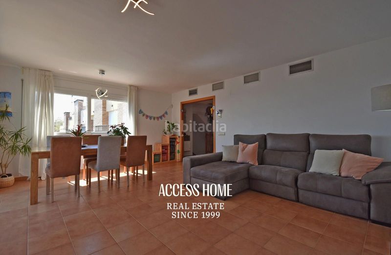 Foto 942f6299-ea5a-490c-ad71-9d416cd346ea. Casa amb calefacció aparcament a Canet de Mar