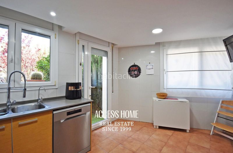 Foto b9c41cb4-2ba4-4384-8ce8-084a54b68be5. Casa amb calefacció aparcament a Canet de Mar