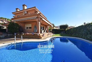 Chalet in Urbanitzacions. Casa con jardín y piscina en sant pol de mar