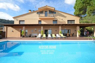 Chalet in Sant Feliu de Codines. Casa en venta en sant feliu de codines