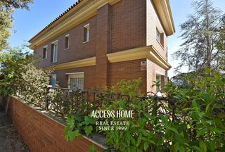 Casa en Montalnou - Milans del Bosc. Exclusiva vivienda en el centro de sant vicenç de montalt