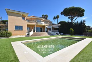 Xalet a Alella. Villa en alella, can teixid�, con piscina interior y exterior y