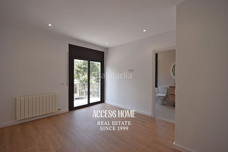 Foto faf54475-f698-4005-b8ec-bdd9dca48f44. Casa adosada casa esquinera reformada en venta en el masnou con terraza y vistas al mar en Masnou (El)