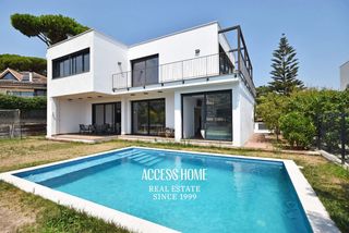 Chalet in Premià de Dalt. Casa seminueva en venta en premià de dalt con vistas al mar