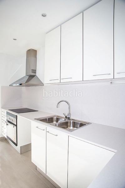 Foto adcec0bf-e279-4ade-a2b4-820d3b78bdd6. Affitto appartamento con parcheggio piscina in Provençals del Poblenou Barcelona