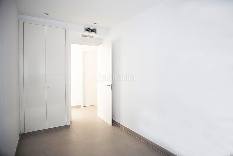 Foto a972ace0-17d5-4911-92eb-d97a34a4d270. Location appartement avec parking piscine dans Provençals del Poblenou Barcelona