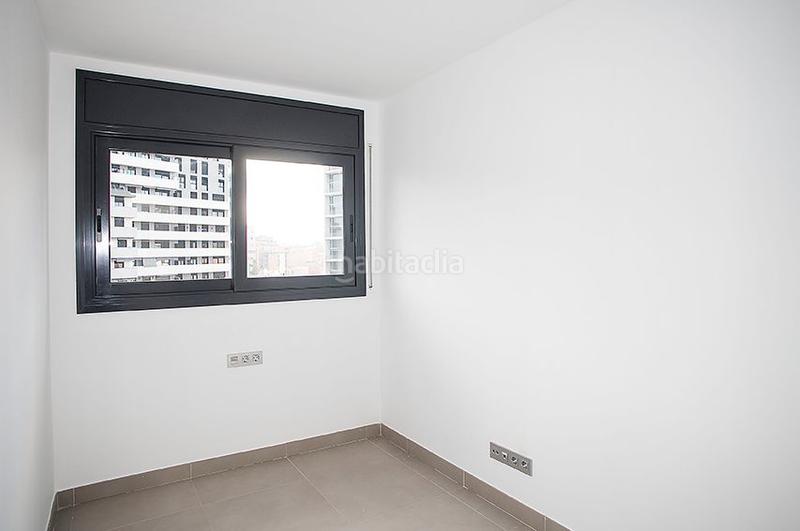 Foto 99a1fa12-44e0-4b1d-b7f0-d092c3018663. Miete etagenwohnung mit parking pool in Provençals del Poblenou Barcelona