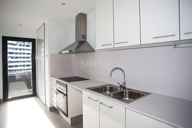 Foto 31118853-eac1-4d21-8fc4-5e3b88dbd34c. Lloguer pis amb aparcament piscina a Provençals del Poblenou Barcelona